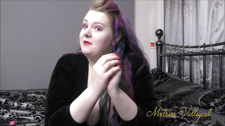 Mxtress Valleycat: Kırmızı krom tırnaklar