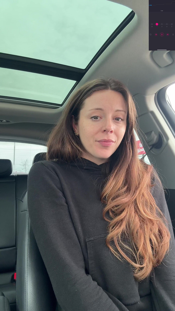 Nadia Foxx: Awek cantik Kanada turun dalam Drive Thru!