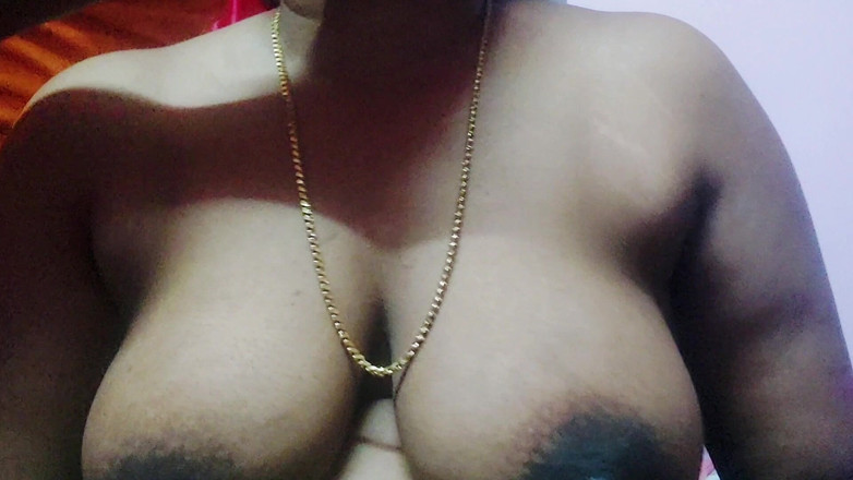 Desi Mohini: Geile Bhabhi met grote borsten gaf haar man seksueel plezier