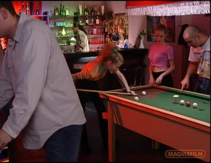 Magmafilm: Tiga pacar paling berani di salon biliar disepong sama bosnya...