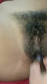 La scopo prima con una melanzana