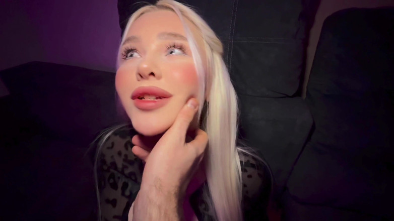 Blondessa: Pasierbica z dużymi piersiami chce się pieprzyć! Ojczym pieprzy ją!