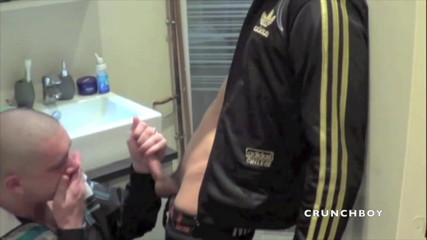 STRAIGHT BOY CURIOUS: Ryan zerżnięty przez prostego Araba w joggingu