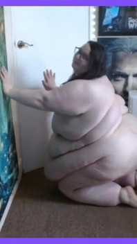 SSBBW Crawling on the Floor