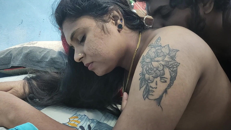 Vaishnavysharunraj: Sexy romantika s líbáním zadku