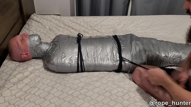 Rope Hunter: Ujistěte se, že maminčin chlapec nikam nechodí