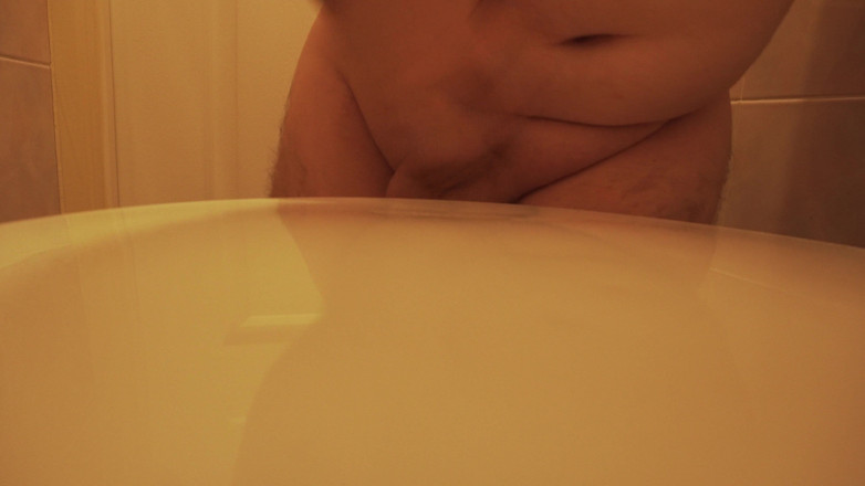MiniCorgi: Midget jerking off in the toilet