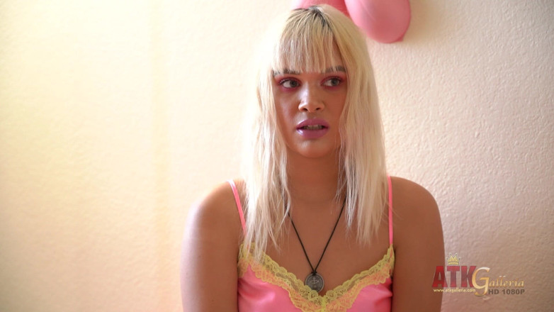 ATKIngdom Fans: Kendall Answers a Couple Questions About Herself. Brought to You...
