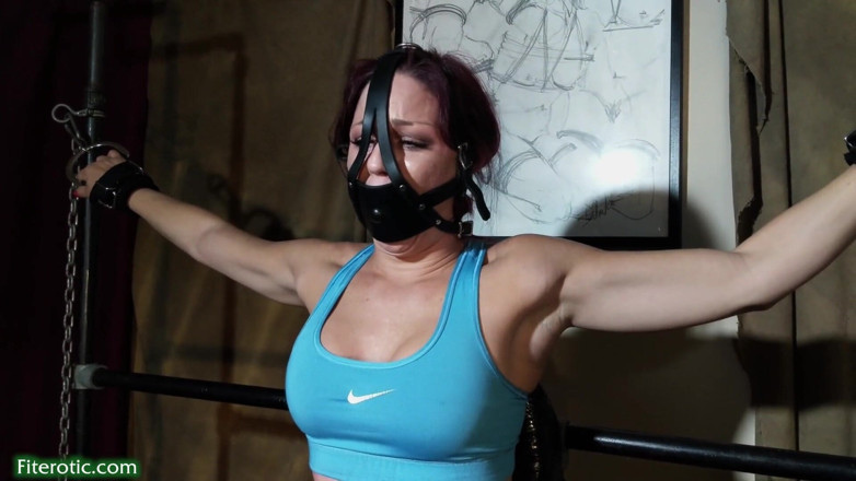 David Mack Video: La wrestler sarah brooke cavalca in sybian