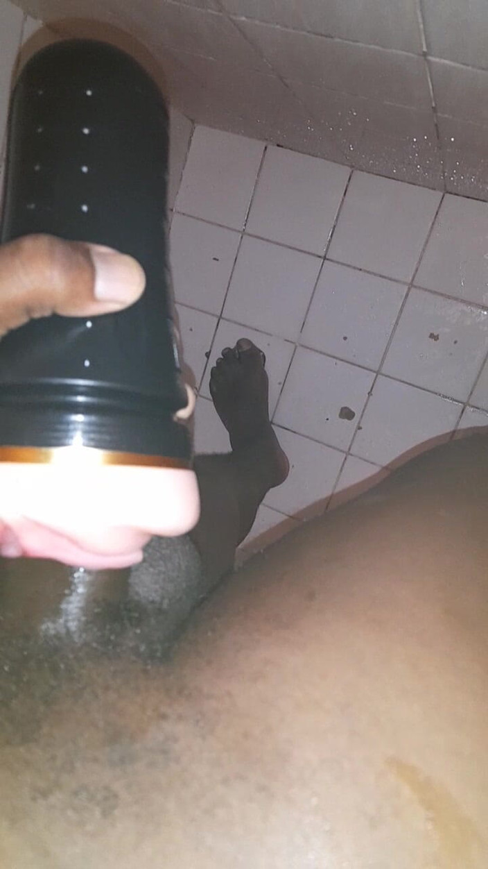 Black guy: 撸管 s9 E6