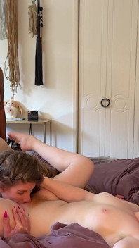 Trio lesbico trans bollente con gray e yaya
