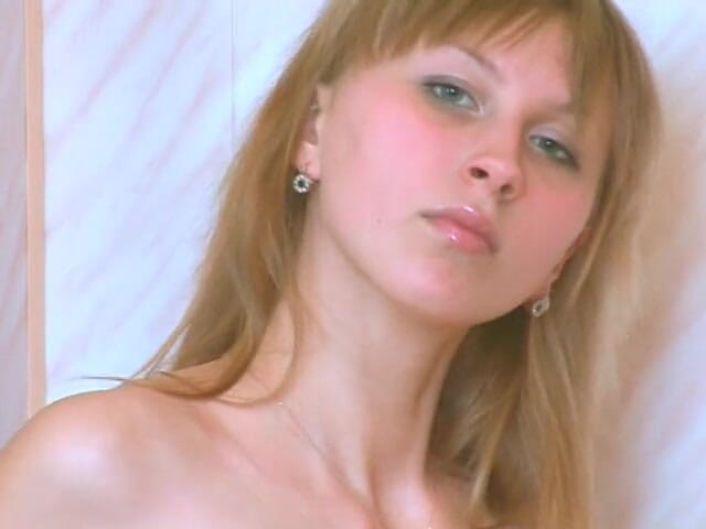 Radical: Hot teen in amateur video