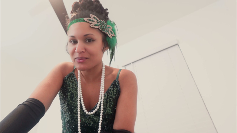 Kink in Time: Calissa 1920s Giantess