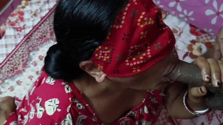 bengalihousewife: Indická bengálská hospodyňka Boudi kouří dvojité péro