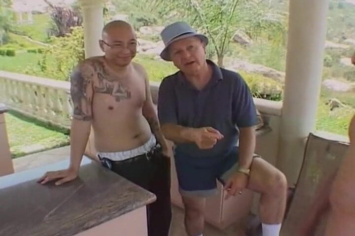 Backdoor sluts: 흑인 대물 자지 따먹고 싶어하는 마누라