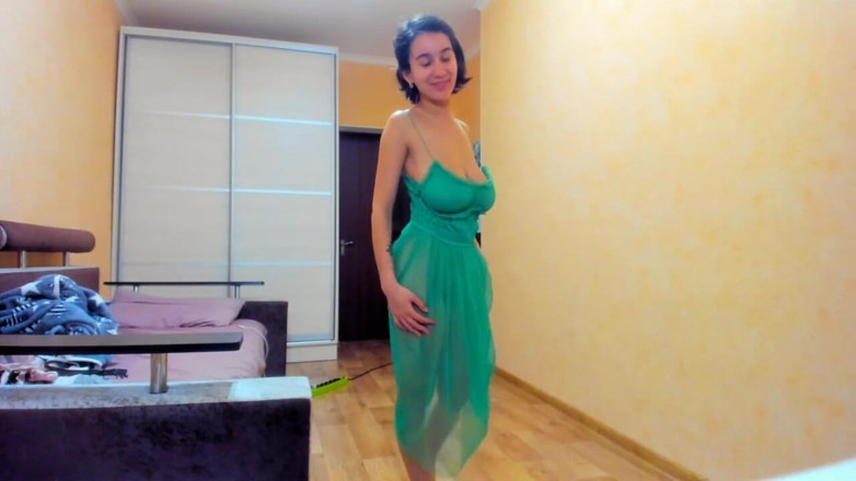 myla_angel: Sexy Myla Angel v zelených průhledných šatech!