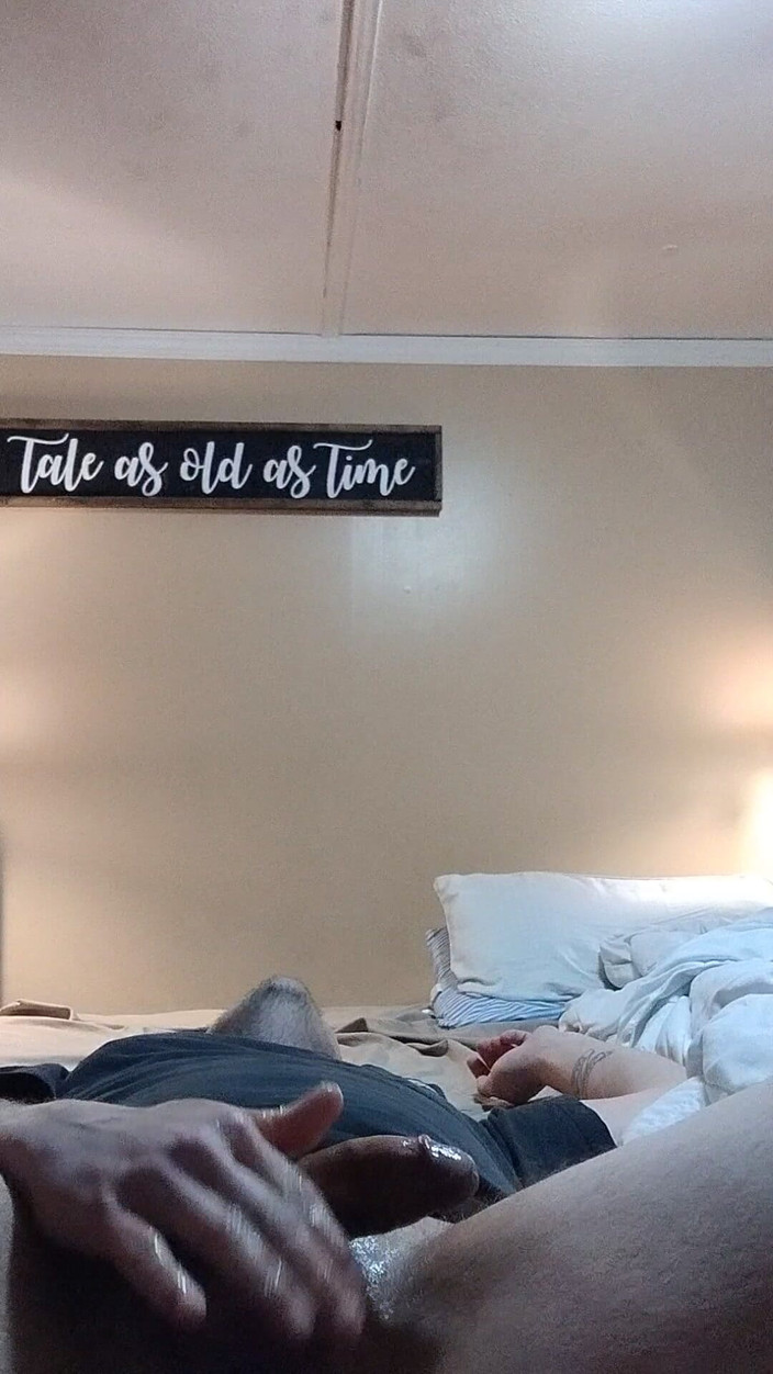 Mofarmer92: Il patrigno arrapato si accarezza