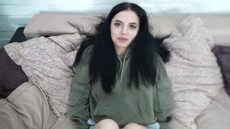 LoveHomePorn: Si cantik rambut cokelat dengan kaus kaki hitam lagi asik...