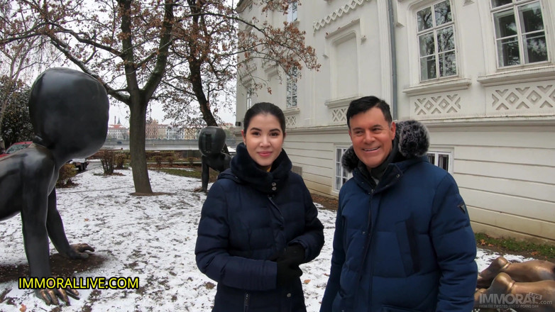 Immoral Family: Pregnant stepdaughter takes out her competition on Christmas! Jennifer Mendez...
