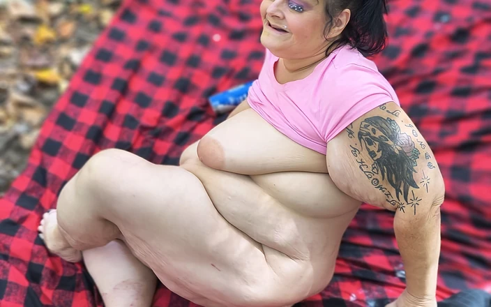 HerculesnVENUS: What's That Whore Doing in Pink? Dildo so Big in...