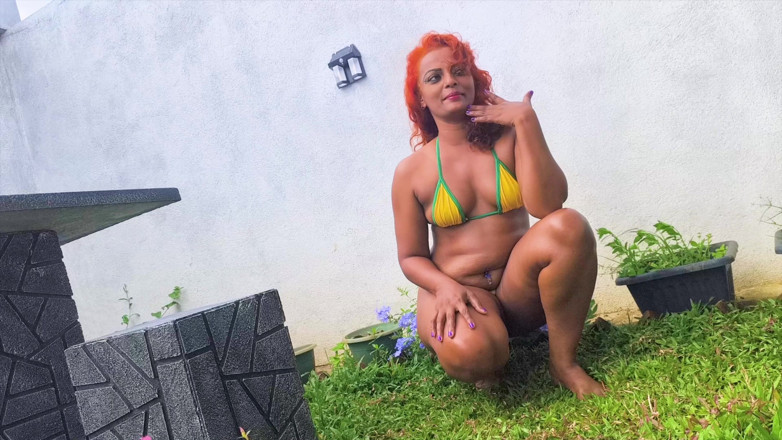 Beauty7Angels: Seksi bikini denemesi nilmini sheron