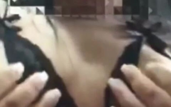 Sofixxx: Wanita dewasaku nelpon videoku dan bilang kalau ini cuma untuk...