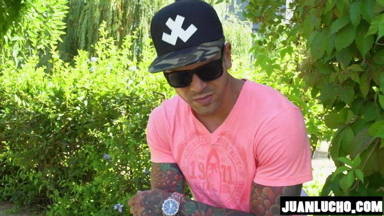 Juan Lucho Gay: Jerking off in a Park with Voyeurs