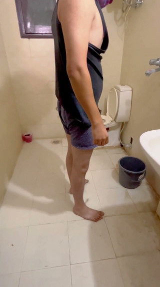 RockyBigBull: Rasage du pénis matinal dans la salle de bain - rasage...