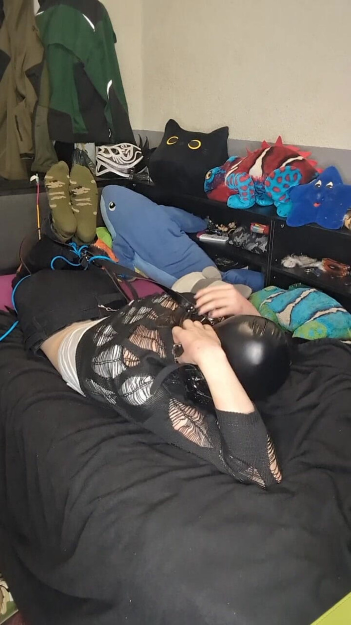 AJ_the_catgirl: Zkouším Head Harnes Hogtie