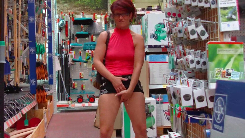 Popp Sylvie: Outdoor cum swallow with Popp Sylvie