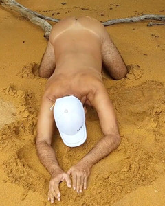 Ladysilvas: Ladysilva s’exhibe à poil sur la plage