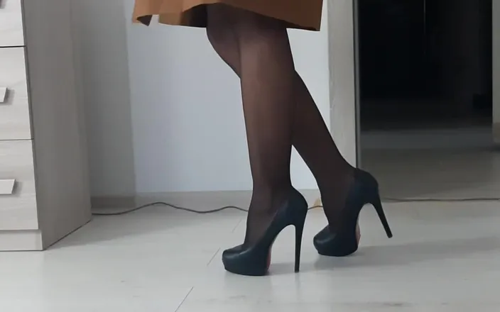 Hot Wife Nikole: A Slender Brunette in Seamless Tights in High Heels Seduces.