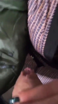 Costum de sari strâmt, cizme blănoase și oral adânc haotic cu un finisaj care linge sperma