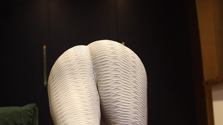 Countess diamond: Yoga Pants Pervert