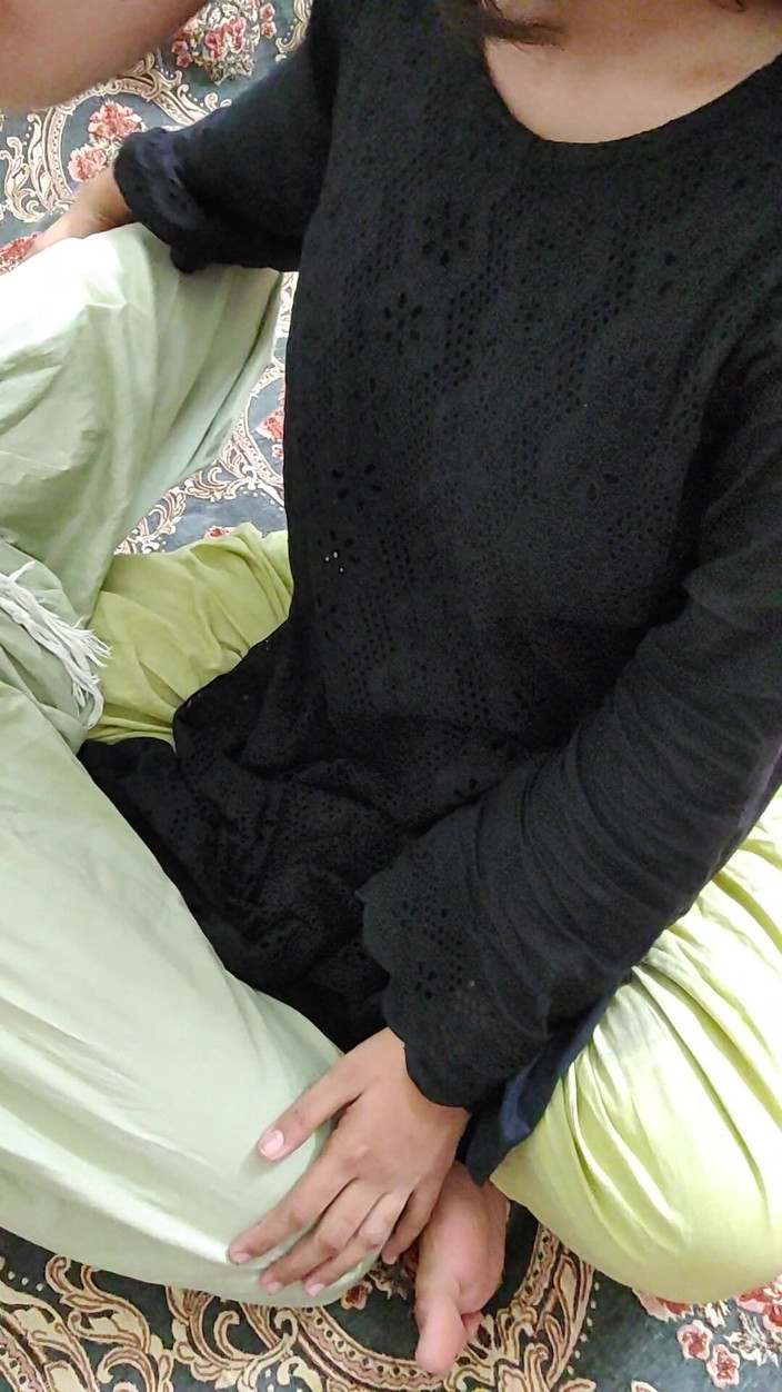 Lust_Yasmin_khan: 美しいホットな女の子がディープスロートでチンポを激しく吸い、小さな猫を巨根で犯した、バイラルXXXビデオ