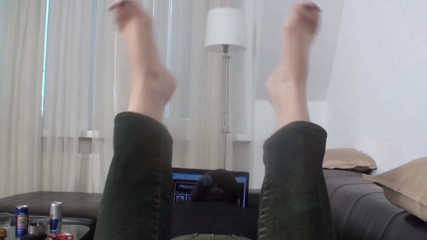 Foot Girls: Xenia's feet dangling to the music