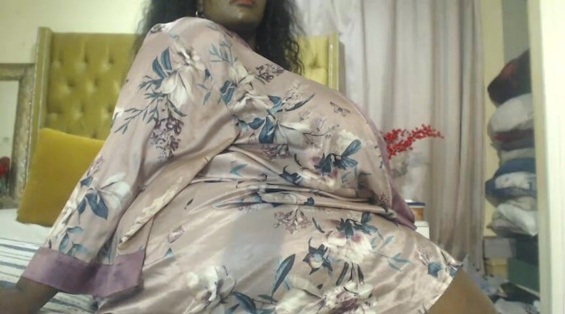 Legendary Booty Overdose: 胖妈妈振动器玩和脱衣舞