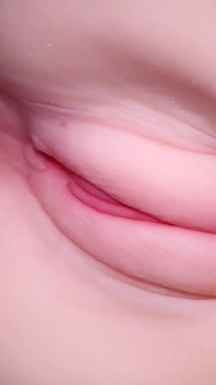 새 장난감을 가지고 강아지 자세로 하니 너무 행복해요!
