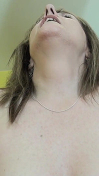 Pandora dan Trisha - menunggang si Sybian