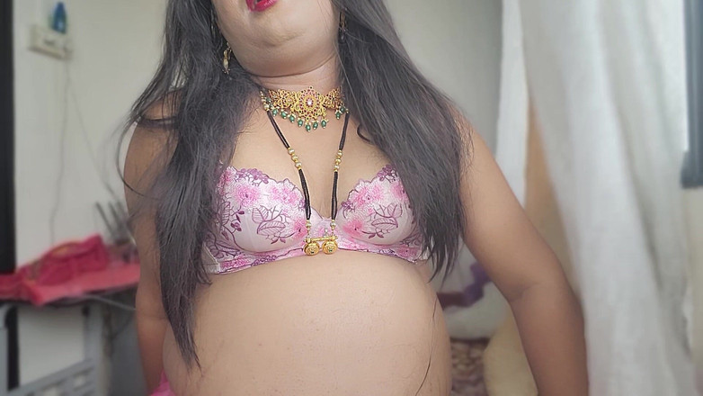Indiansissychubby: Gulabi Sari Lali Lal Diste Mi Bhari Raja Bocha Majha...