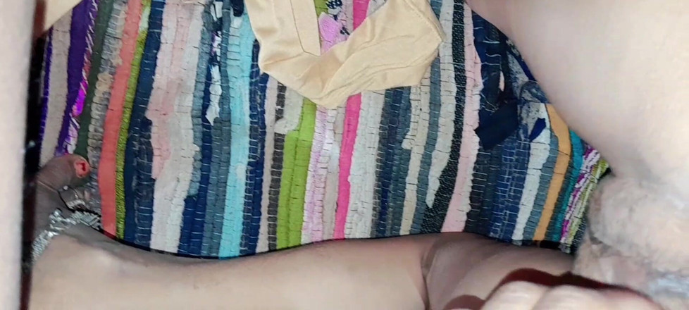 Renudbf: Adik tiri dan abang tiri berbagi ranjang