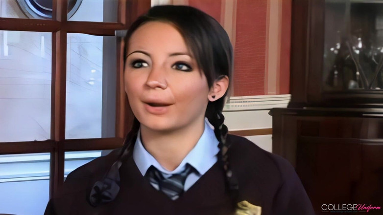 College Uniform: Interview mit Rachael B