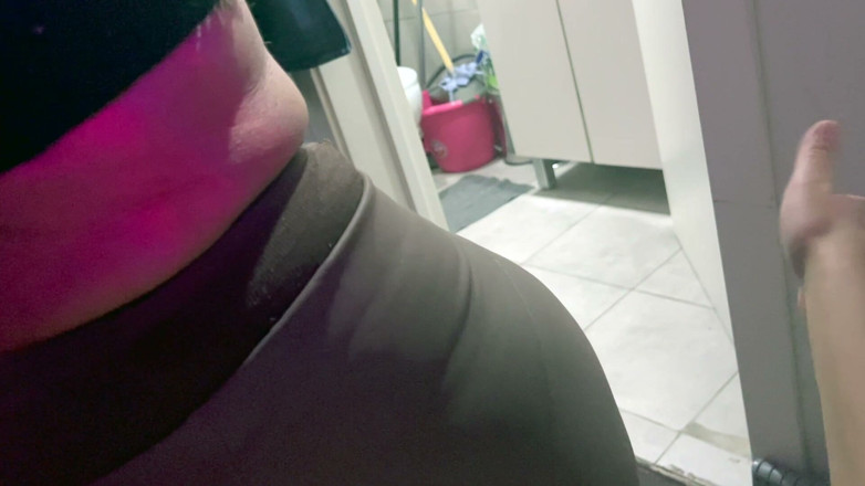 happyvids33: Very Hot Cock Massage at Local Massage Parlour