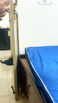 Üniversiteli kız erkek arkadaşıyla ilk kez oyo odasında sikişiyor, seksi kız
