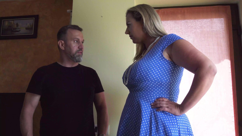 Big Boobs Babe: Buurman met grote borsten wil het meteen
