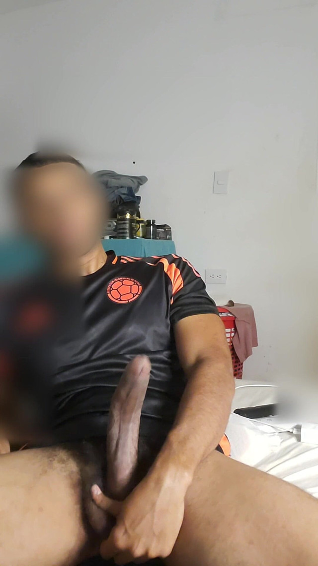Colombian Soccer Player Enjoying (Paulo Burrinho)