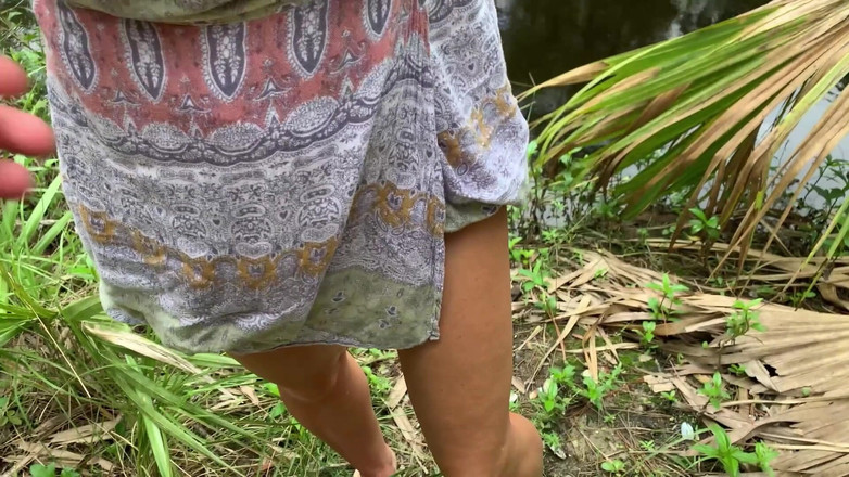 Farmers Wifey: Lần đầu tiên của tôi ở nơi công cộng bú cặc nuốt...