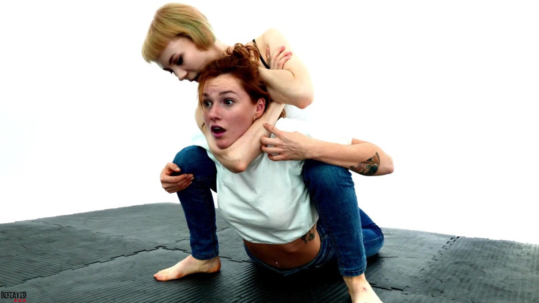Defeated Sex Fight: Lilith &amp;meryl - si rambut merah hot vs cewek seksi rambut pirang...