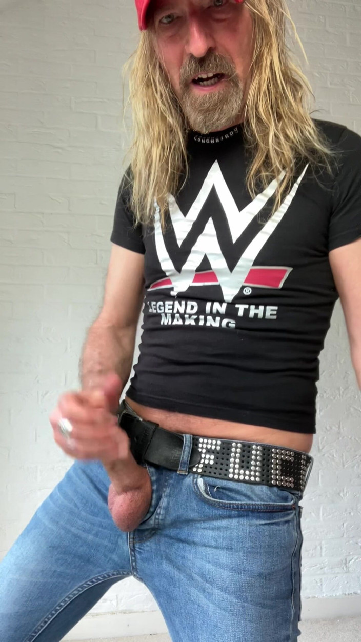 Longhairdude: Longhairdude Wanks and Cums in Skinny Jeans, Tight T-shirt, Red...