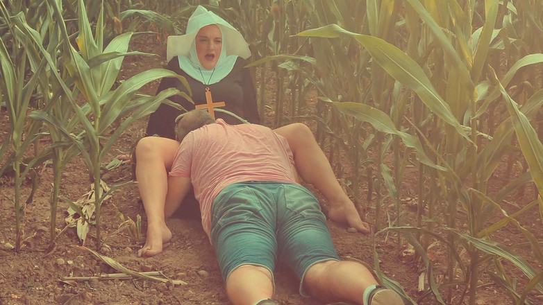 The adventures of Kylie Britain: Jogo de milho